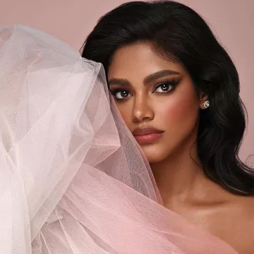 La estrella de Internet Letitia Fontana en tul rosa de Letitia Fontana en la cuenta de Instagram @letitia_fontana