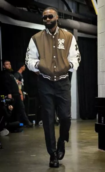 Louis Vuitton x Tyler The Creator Brown Varsity Jacket usado por Jaylen Brown en la cuenta de Instagram @celtics