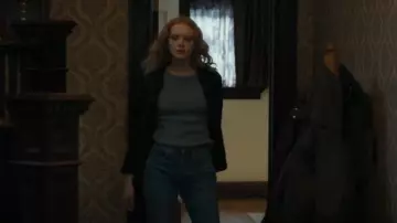 Levi's Women's Premium Ribcage Straight Ankle Jeans worn by Iris (Emma Laird) as seen in Mayor of Kingstown (S03E01)