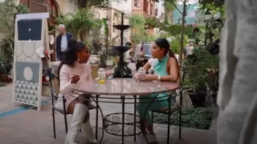 Louis Vuitton Coussin Bolso Monograma Piel de Cordero en relieve BB usado por Taleen Marie Khanoyan como se ve en The Real Housewives of Dubai (S02E01)