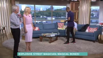 This Morning TV show Wardrobe: Holly Willoughby is wearing High heels in pink on July 12, 2016