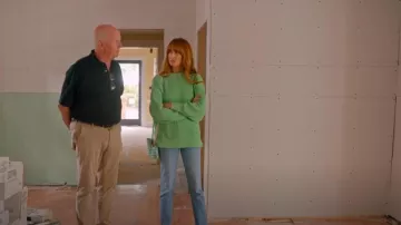 Suéter oversize de Asos Design en canalé en verde usado por Gray Benko como se ve en Happy to be Home with the Benkos (S02E03)