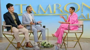 Cinq a Sept Sarie Satin Cordón Pantalones usados por Tamron Hall como se ve en Tamron Hall Show el 4 de junio de 2024