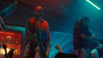 Logo de Diesel y Chaqueta de Denim Azul usada por Chris Brown en Chris Brown - Go Girlfriend (Video Oficial)