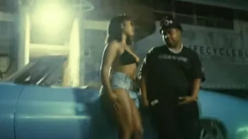 Amiri Overdyed Black Bandana 'MX1' Jeans porté par Big30 dans Big 30 - Come Save Me (Official Music Video)