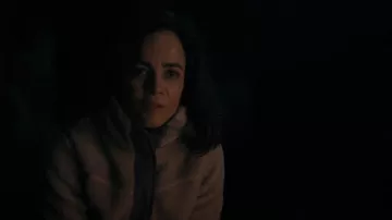 L.L.Bean Bean's Sherpa Fleece Jacket worn by Amanda Lucas (Alice Braga) as seen in Dark Matter (S01E05)