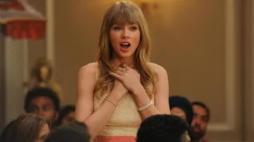 New Girl Wardrobe: Taylor Swift is wearing Vintage Peach Acetate Prom Dress to play Elaine in season 2, episode 25