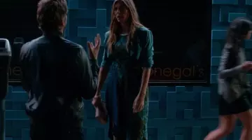 La robe de soirée imprimée de Joss Carver (Jes Macallan) dans Mistresses