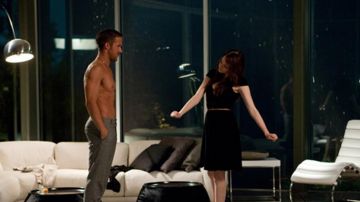 Le lampadaire design Arco Floor chez Jacob Palmer (Ryan Gosling) dans Crazy, Stupid, Love