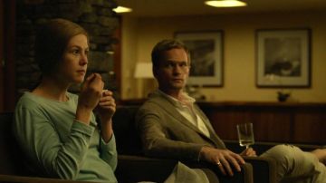 The wine glasses in Gone Girl