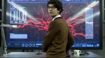La tasse Q10 de Q (Ben Whishaw) dans Skyfall