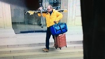 valise 4 roues vu dans Tout Schuss