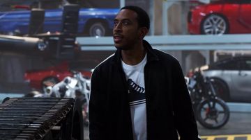 The t-shirt "sneaker" Tej Parker (Ludacris) in Fast and Furious 8