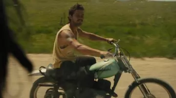 La moto Ka­wa­saki de Jake (Shia LaBeouf) dans American Honey