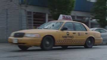 The taxi Ford Dopinder (Karan Soni) in Deadpool