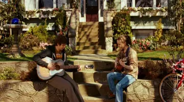 The guitar of Michael Cera in Juno