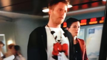 t shirt panda seen in unlimitless on Brian Finch Jake Mcdorman
