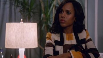 El abrigo Salvatore Ferragamo de Olivia Pope (Kerry Washington) en Scandal S5E13
