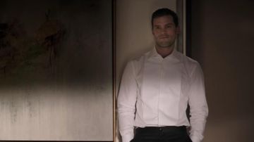 La camisa Armani de Christian Grey (Jamin Dornan) en 50 tonos más somnoliento