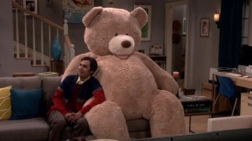the teddy bear giant Raj (Kunal Nayyar) on The Big Bang Theory S09E20