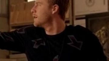 pull arrow seen on brian finch in limitless