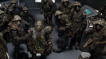 The authentic gun of a guard of the General Roth'h'ar Sarris (Robin Sachs) in Galaxy Quest