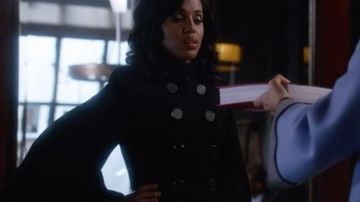 Alexander McQueen Coat de Olivia Pope (Kerry Washington) en Scandal S5E10