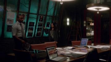 The t-shirt Allsaints of Quinn Perkins (Katie Lowes) on Scandal S5E8