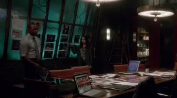 Le t-shirt Allsaints de Quinn Perkins (Katie Lowes) dans Scandal S5E8