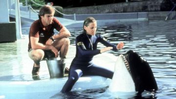 El auténtico atuendo de polo + pantalones cortos usados por Mike Brody (Dennis Quaid) en Tiburón 3