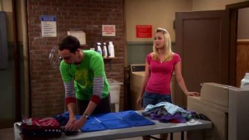 The ironing board and fold the t-shirts of Sheldon Cooper (Jim Parsons) in The Big Bang Theory S02E01