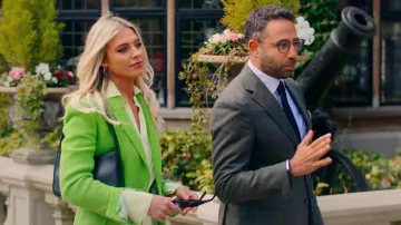 Saint Laurent Le 5 À 7 Bolso Hobo de cuero acolchado usado por Lauren Christy como se ve en Buying London (S01E01)