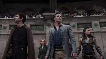 Dungeons & Dragons: Honor Among Thieves outfits: Chris Pine wears Leather jacket to play Edgin in the movie