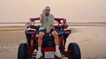 Gafas de sol 'Pollux' rectangulares de metal negro que usa Nicky Jam en Calor - Nicky Jam x Beéle | Video Oficial