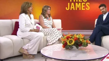 Stuart Weitzman Carmen Brown Alpargata con cuña con plataforma usada por Hoda Kotb como se ve en Today with Hoda & Jenna el 12 de junio de 2024