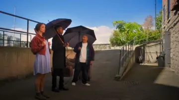 Blundstone 585 Rustic Brown worn by Sarah Kinney (Emily Haine) as seen in Reginald the Vampire (S02E06)