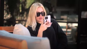 Sweat à capuche classique Skims utilisé par Khloé Kardashian comme on le voit dans The Kardashians (S05E04)