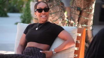 Gafas de sol Saint Laurent SL 51 usadas por Malika Haqq como se ve en The Kardashians (T05E04)