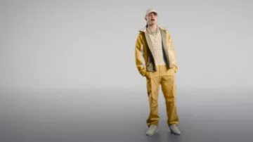 Nike x NOCTA L'Art Yellow Trackpants worn by Peso Pluma in LA DURANGO (Video Oficial) - Peso Pluma, Junior H, Eslabón Armado