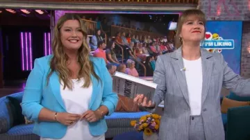 Cinq a Sept Le Petit Khloé Blazer usado por Jamie Kern Lima como se ve en The Kelly Clarkson Show el 4 de junio de 2024