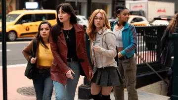 Madame Web Wardrobe: Sydney Sweeney is wearing Fleece Hoodie to play Julia Cornwall in the movie