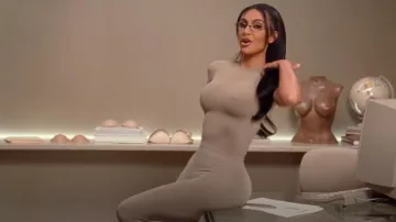 Skims Fits Everybody T-Shirt worn by Kim Kardashian as seen in The Kardashians (S05E04)