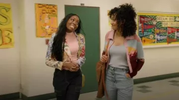 Cinq à Sept Denim Skinny Kelly Pants usado por Kia Williams (Asjha Cooper) como se ve en All American (T06E12)