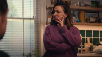 Pull vintage américain pour femmes Razpark porté par Nikki Newman (Esther Smith) comme on le voit dans Trying (S04E05)