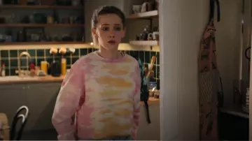 Ensemble sweat-shirt 2 pièces H&M porté par la princesse (Scarlett Rayner) comme on le voit dans Trying (S04E06)