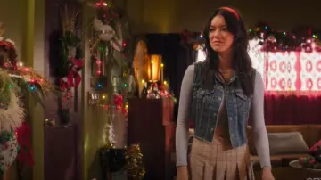 Sunday Best Olive Micro Pleated Skirt worn by Claire (Thailey Roberge) as seen in Reginald the Vampire (S02E07)