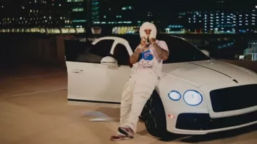 New Balance 2002R 'Protection Pack - Pink' usado por Moneybagg Yo en Moneybagg Yo - TABOO MIAMI [Video Musical Oficial]