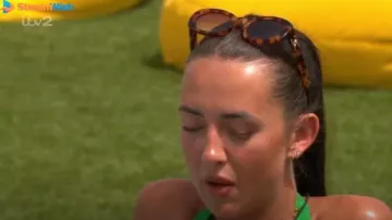 Gafas de sol Celine Oval usadas por Jess White como se ve en Love Island (T11E18)