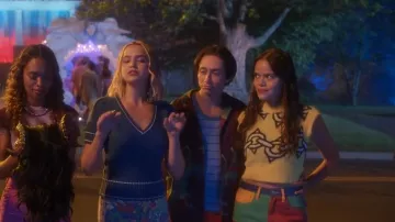 Gilet tricoté Lazy Oaf Lemon Chain porté par Minnie 'Mouse' Honrada (Malia Pyles) comme on le voit dans Pretty Little Liars : Original Sin (S02E06)