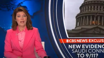 Chaqueta blazer de crepé Michael Kors Stretch Pebble usada por Norah O'Donnell vista en CBS Evening News el 20 de junio de 2024